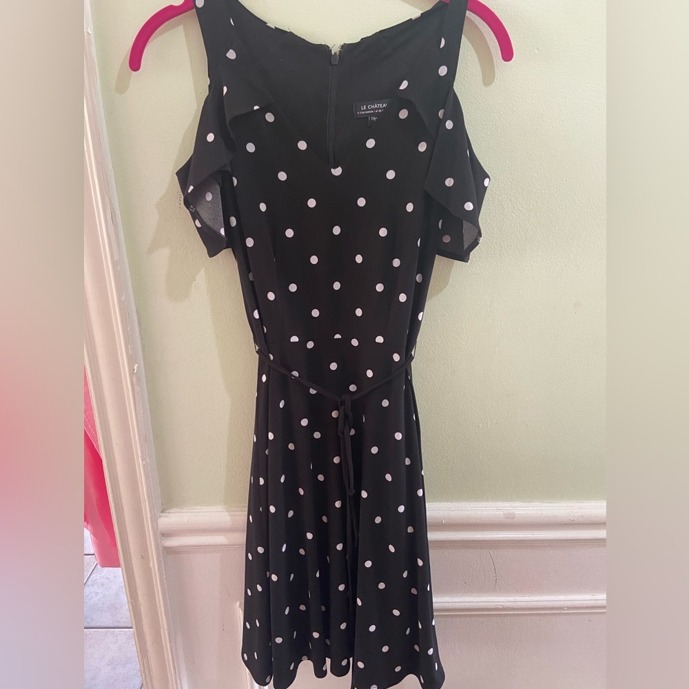 5/$30 Le chateau black pokadot dress ❤️❤️